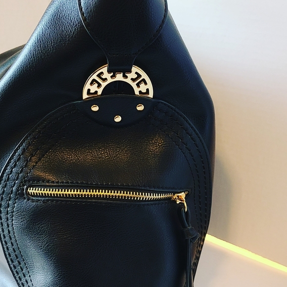 Black Shoulder Bag/Zippers design - Picture 2 of 7